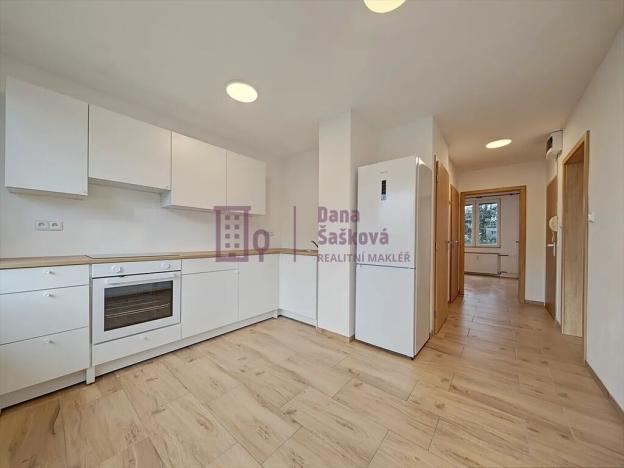 Pronájem bytu 2+1, Jindřichův Hradec, sídliště U Nádraží, 50 m2