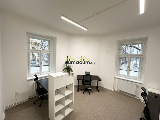 Pronájem kanceláře, Praha, Pernerova, 88 m2