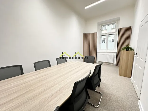 Pronájem kanceláře, Praha, Pernerova, 88 m2