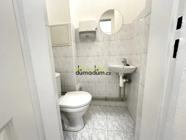 Pronájem kanceláře, Praha, Pernerova, 88 m2