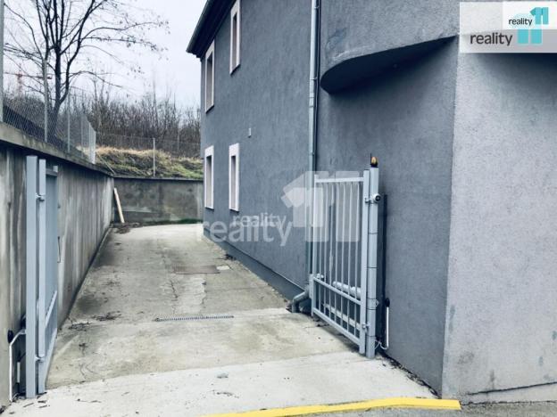 Pronájem bytu 1+kk, Praha - Hrdlořezy, Českobrodská, 20 m2