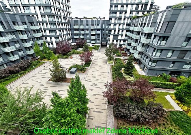 Pronájem bytu 1+kk, Praha - Žižkov, Olšanská, 33 m2