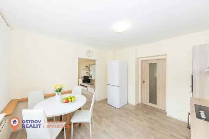 Prodej bytu 4+1, Všemina, 72 m2