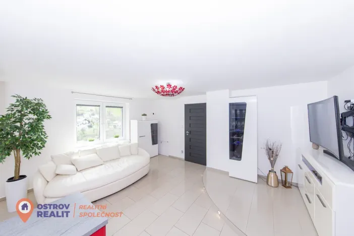 Prodej bytu 4+kk, Všemina, 72 m2