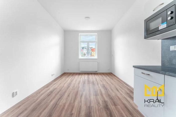 Pronájem bytu 3+kk, Praha - Vršovice, Krymská, 61 m2