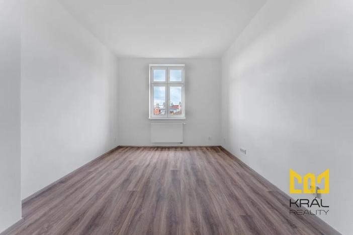 Pronájem bytu 3+kk, Praha - Vršovice, Krymská, 61 m2