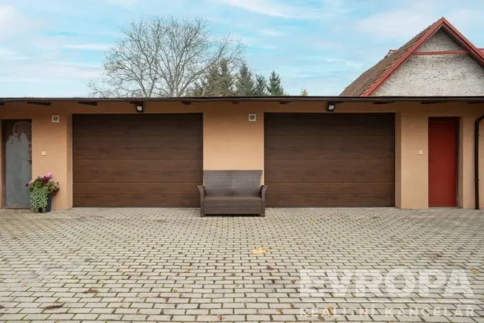 Prodej činžovního domu, Praha - Lipence, 958 m2