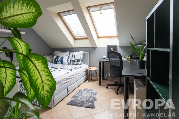 Prodej činžovního domu, Praha - Lipence, 958 m2