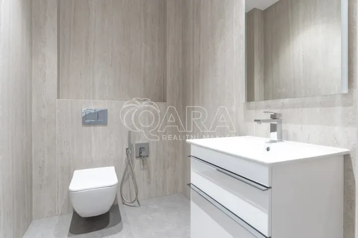 Pronájem rodinného domu, Vestec, V Lukách, 313 m2