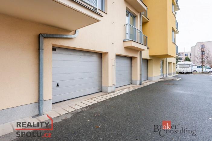 Prodej garáže, Pardubice - Trnová, Adolfa Opálky, 20 m2