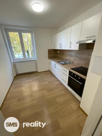 Pronájem bytu 1+1, Opava, Polní, 40 m2