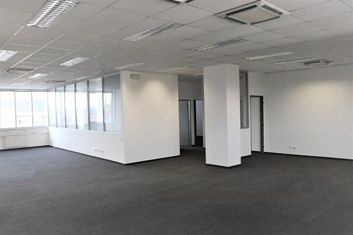 Pronájem kanceláře, Praha - Holešovice, Jankovcova, 299 m2