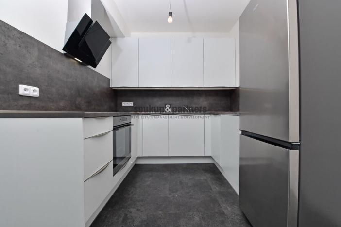 Prodej bytu 2+kk, Praha, Návarovská, 61 m2