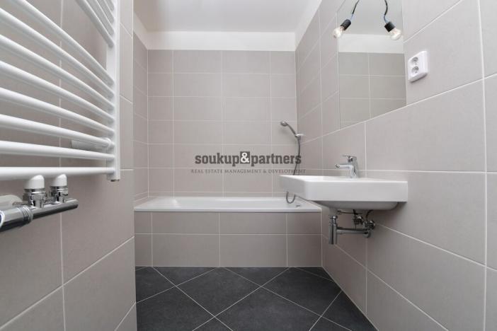 Prodej bytu 2+kk, Praha, Návarovská, 61 m2