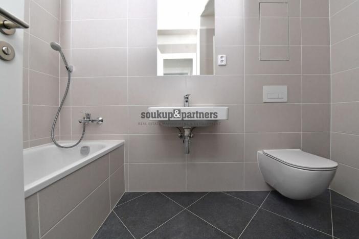 Prodej bytu 2+kk, Praha, Návarovská, 61 m2