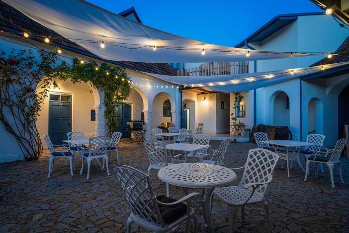 Pronájem restaurace, Dolní Dunajovice, Rudé armády, 500 m2