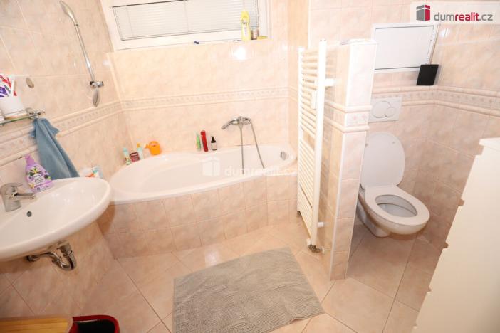 Pronájem bytu 2+kk, Karlovy Vary - Stará Role, Nejdlova, 74 m2