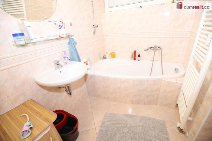 Pronájem bytu 2+kk, Karlovy Vary - Stará Role, Nejdlova, 74 m2