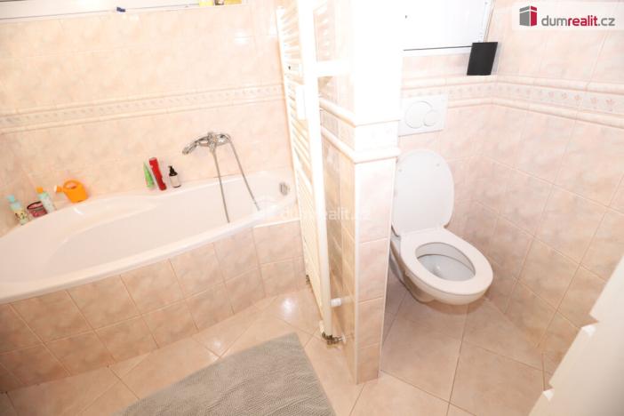 Pronájem bytu 2+kk, Karlovy Vary - Stará Role, Nejdlova, 74 m2