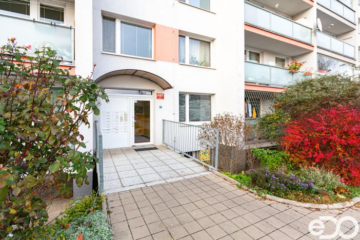 Prodej bytu 2+kk, Praha, Místecká, 49 m2