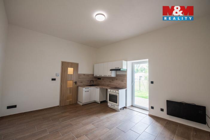 Pronájem bytu 1+kk, Pardubice - Svítkov, U Trojice, 24 m2