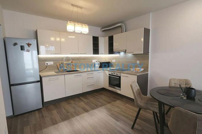 Pronájem bytu 2+kk, Praha - Strašnice, Zvěřinova, 121 m2