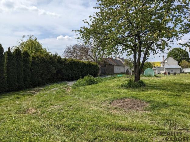 Pronájem zahrady, Komárov, 700 m2