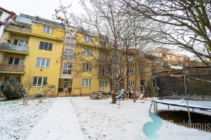 Prodej bytu 2+kk, Praha - Žižkov, U kněžské louky, 43 m2