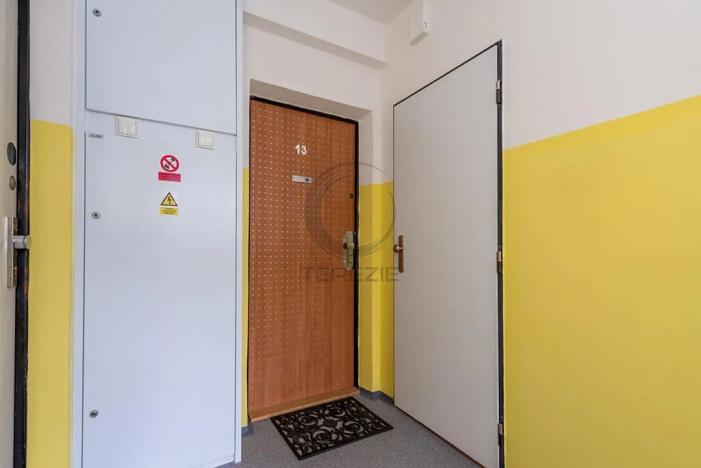 Prodej bytu 2+kk, Praha - Prosek, Lovosická, 39 m2