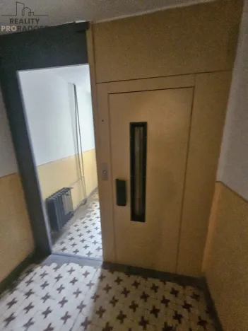 Pronájem bytu 1+kk, Teplice, Krušnohorská, 34 m2