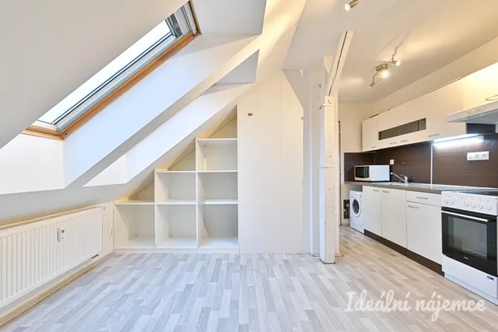 Pronájem bytu 2+kk, Brno - Židenice, Slevačská, 40 m2