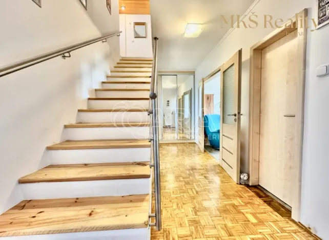 Prodej bytu 4+kk, Praha, V Štíhlách, 80 m2