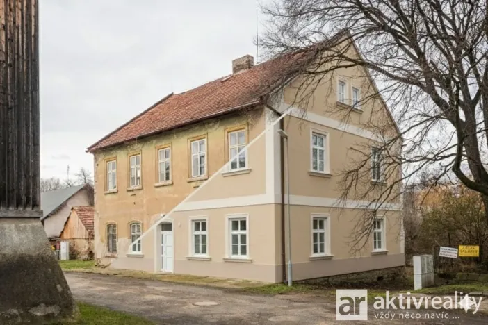 Prodej rodinného domu, Hostín u Vojkovic, 420 m2