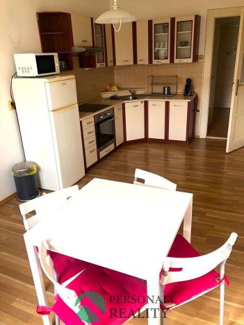 Pronájem bytu 2+kk, Praha - Vinohrady, Polská, 45 m2