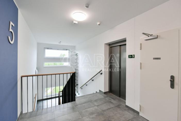 Pronájem bytu 2+kk, Praha - Uhříněves, Karla Guta, 58 m2