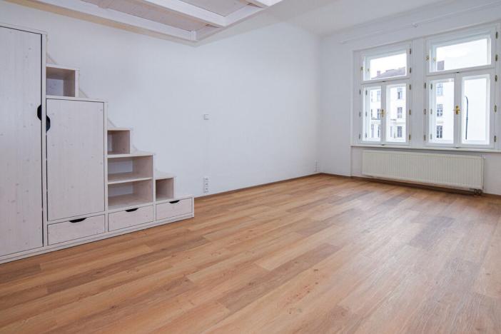 Pronájem bytu 1+kk, Praha - Hradčany, Keplerova, 39 m2