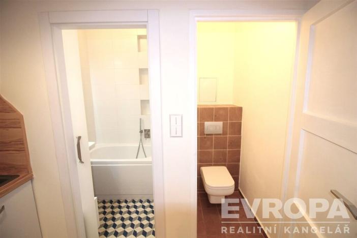 Pronájem bytu 2+1, Praha - Vršovice, Jakutská, 42 m2