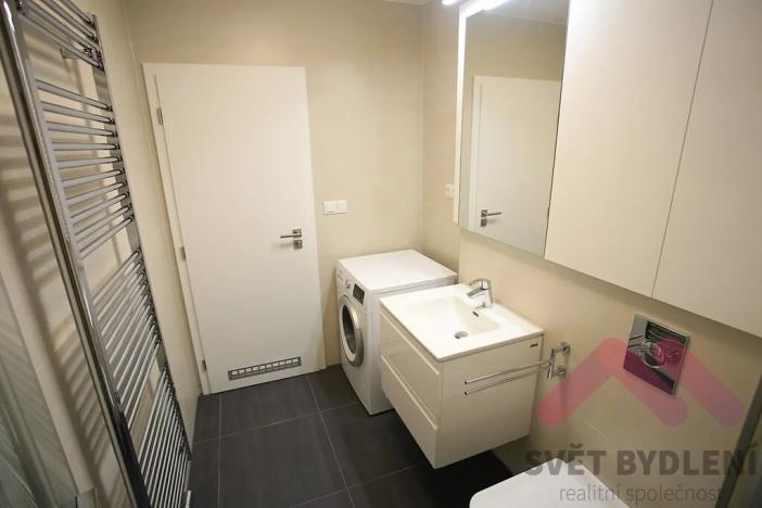 Pronájem bytu 1+kk, Praha - Nusle, Ctiradova, 34 m2