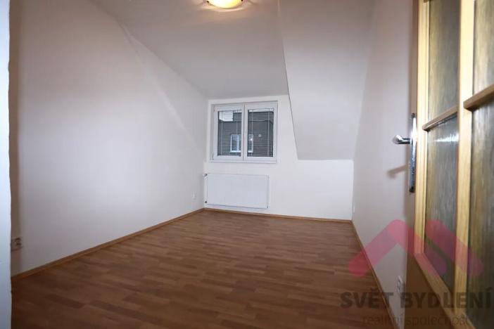 Pronájem bytu 2+1, Praha - Vršovice, Tolstého, 42 m2