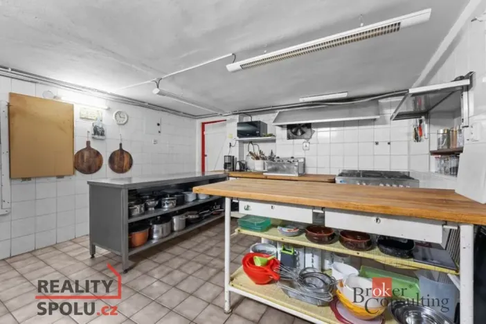 Prodej ubytování, Strážné, 650 m2