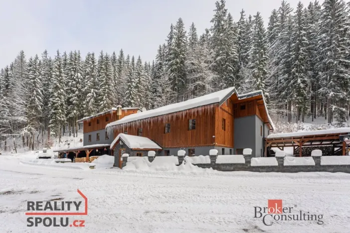 Prodej ubytování, Strážné, 650 m2