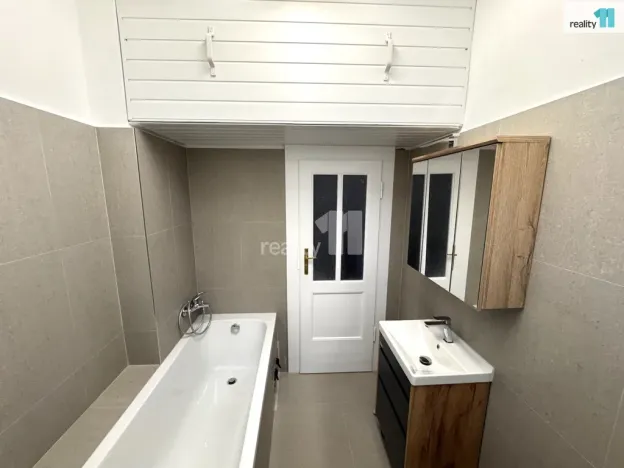 Pronájem bytu 1+1, Praha - Kobylisy, Zlonínská, 49 m2