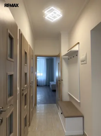 Pronájem bytu 2+1, Karlovy Vary, K. Čapka, 57 m2