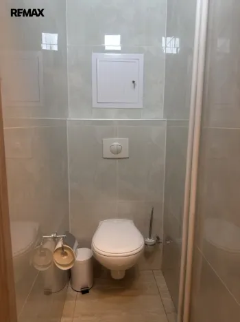 Pronájem bytu 2+1, Karlovy Vary, K. Čapka, 57 m2