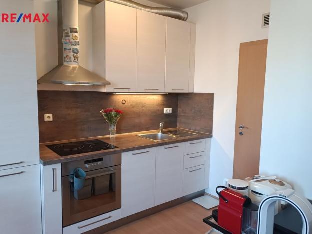 Pronájem bytu 1+kk, Praha - Hostivař, Vladycká, 30 m2