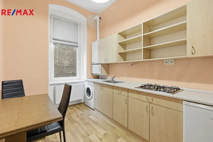 Prodej bytu 1+1, Karlovy Vary - Rybáře, Lad. Koubka, 34 m2