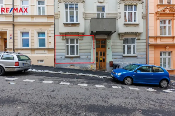 Prodej bytu 1+1, Karlovy Vary - Rybáře, Lad. Koubka, 34 m2