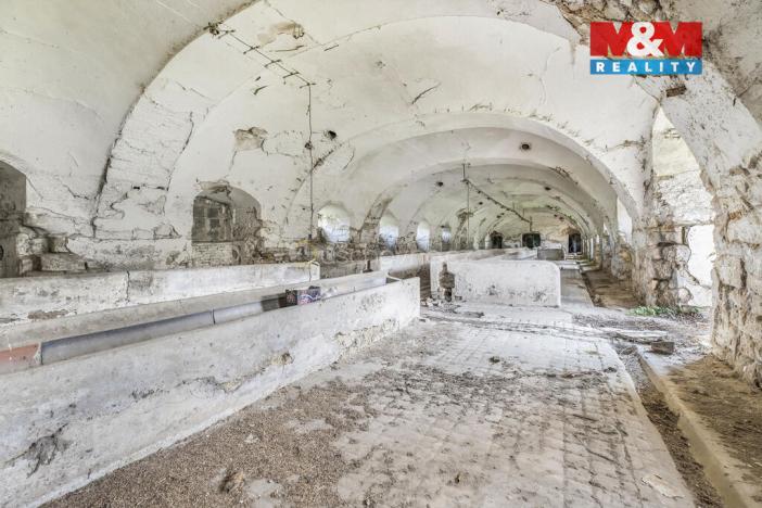 Prodej historického objektu, Zvoleněves, 5000 m2