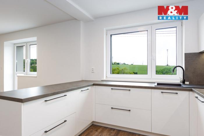 Prodej rodinného domu, Hrabyně, 188 m2