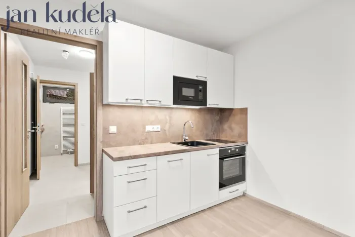 Pronájem bytu 1+kk, Brno, Líšeňská, 29 m2